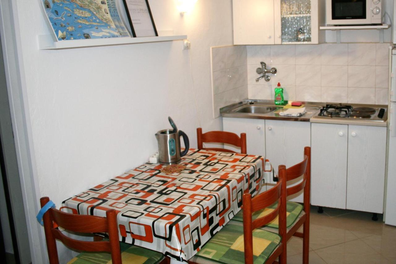Apartments By The Sea Pisak, Omis - 1014 Exterior foto