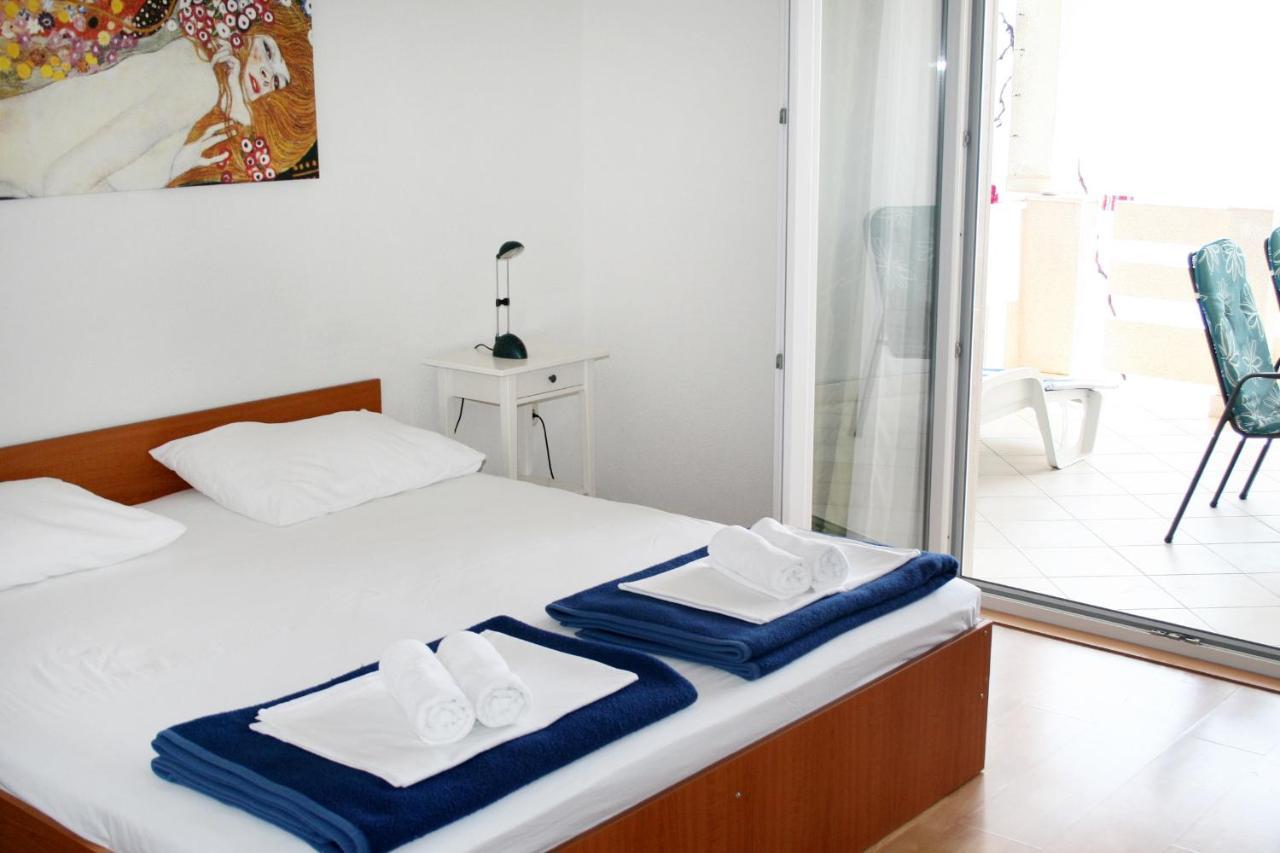 Apartments By The Sea Pisak, Omis - 1014 Exterior foto