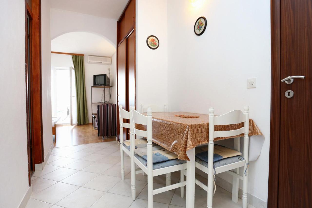 Apartments By The Sea Pisak, Omis - 1014 Exterior foto