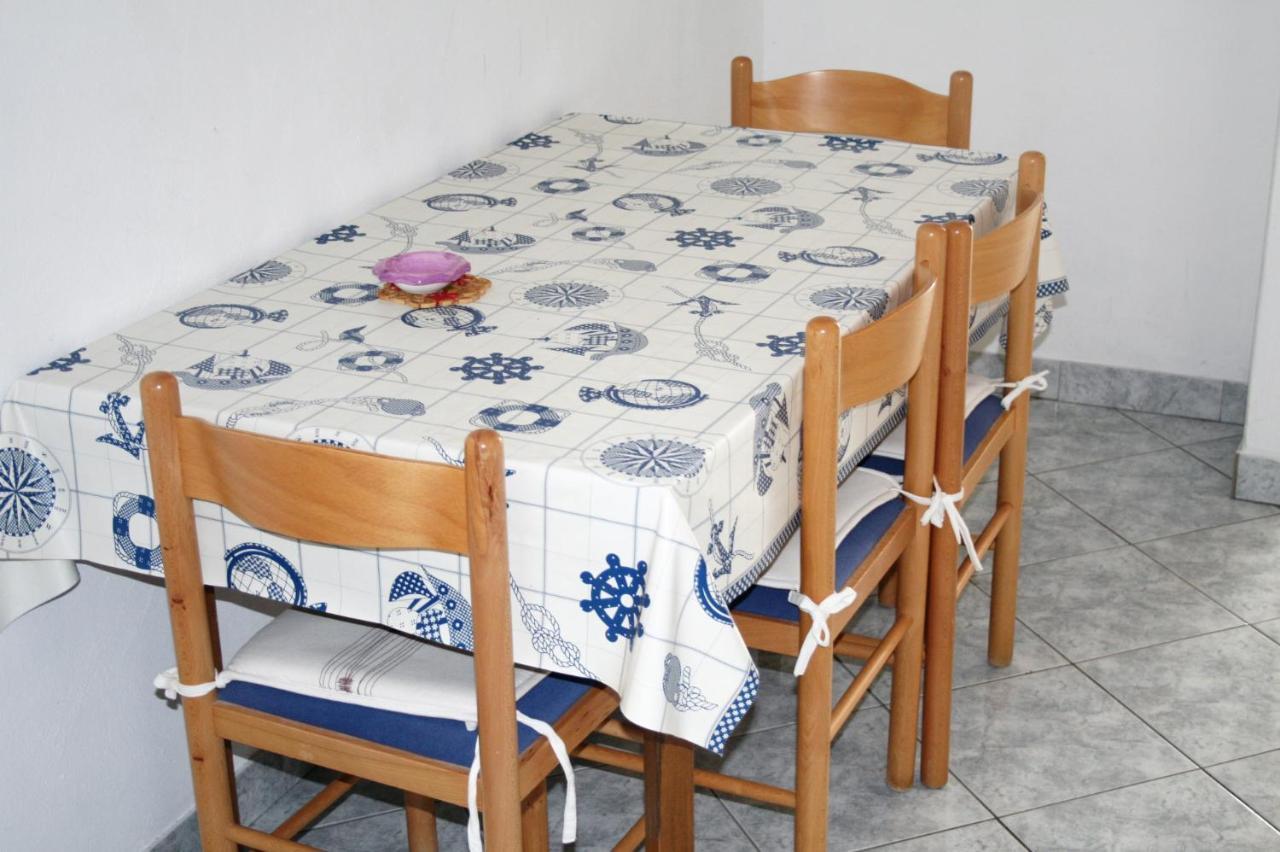 Apartments By The Sea Pisak, Omis - 1014 Exterior foto