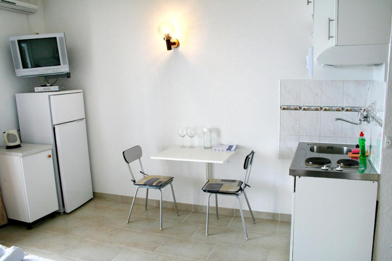 Apartments By The Sea Pisak, Omis - 1014 Exterior foto