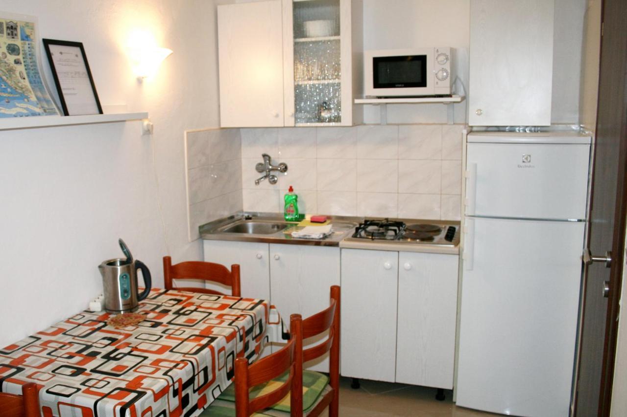Apartments By The Sea Pisak, Omis - 1014 Exterior foto